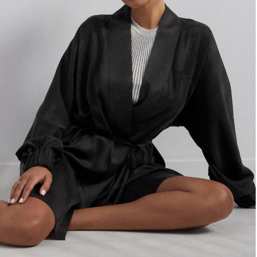 Lunya Washable Silk Robe Black